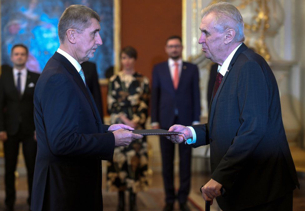 Zeman (R) și Andrej Babis, nou-numit premier și aliat politic
